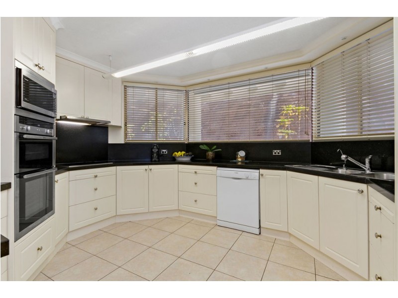 2/32 Tipuana Place, Bardon QLD 4065