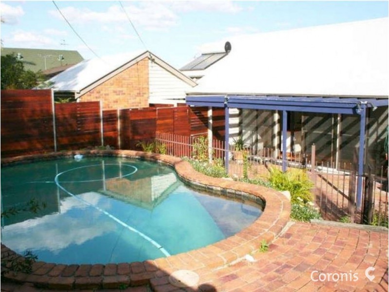 28 Struan Street, Chapel Hill QLD 4069