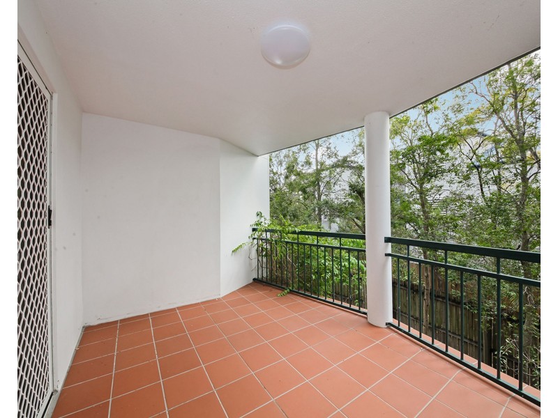 4/120 Indooroopilly Road, Taringa QLD 4068