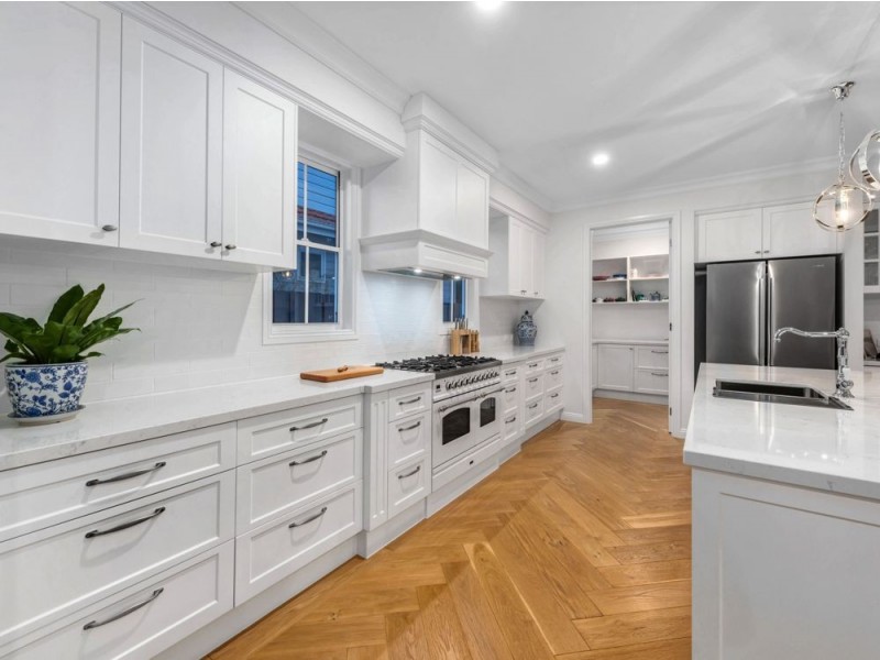 63 Sirius Street, Coorparoo QLD 4151