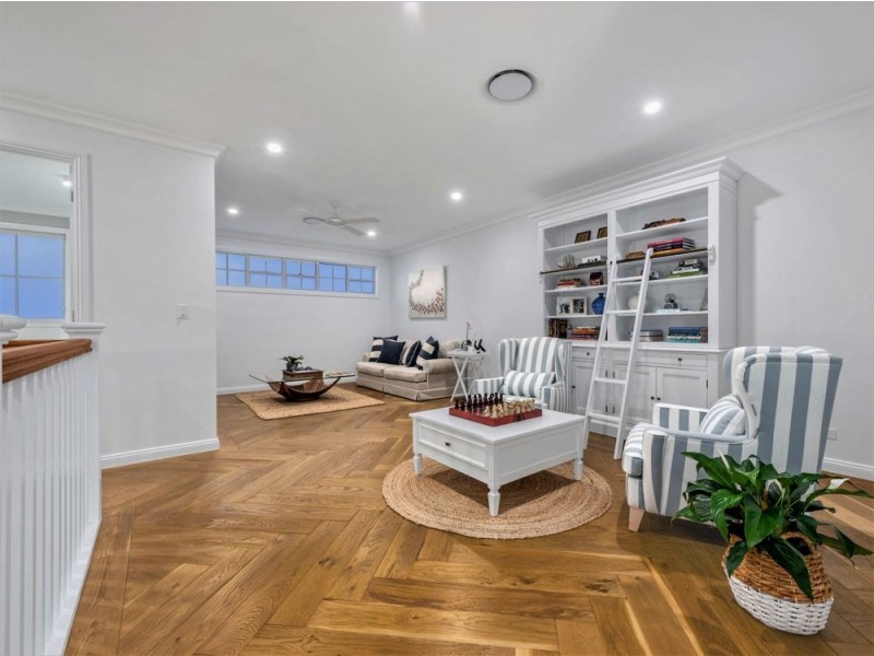 63 Sirius Street, Coorparoo QLD 4151