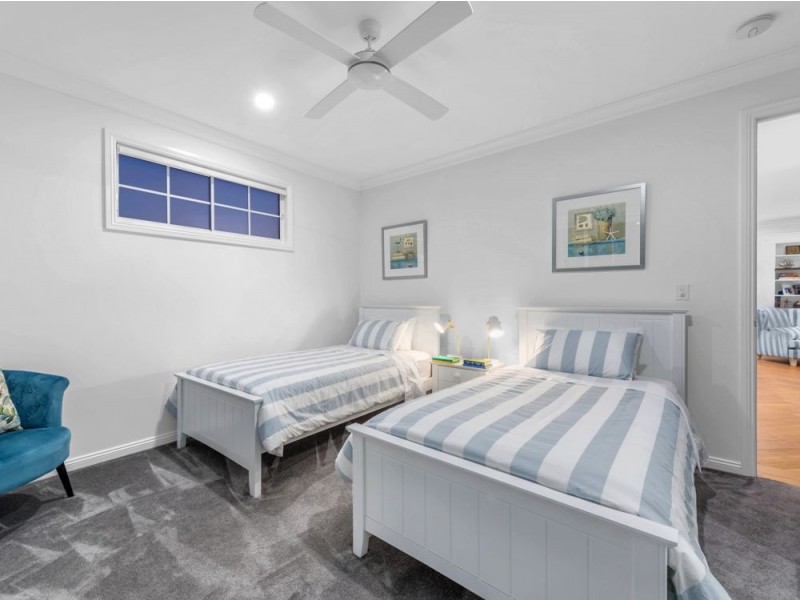 63 Sirius Street, Coorparoo QLD 4151