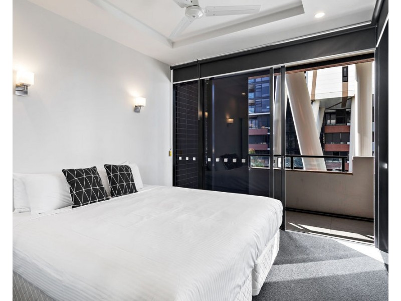 1021/9 Edmonstone Street, South Brisbane QLD 4101