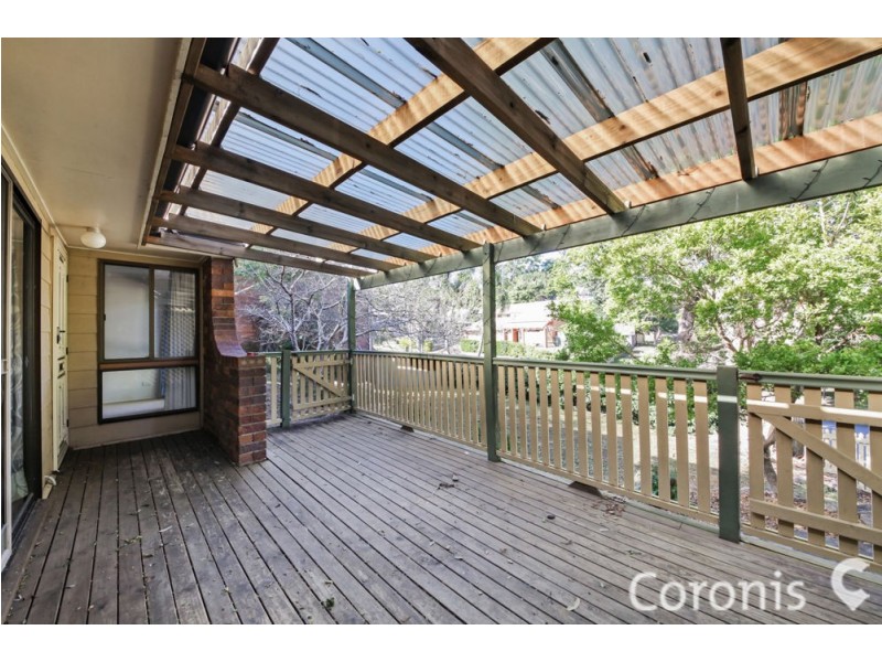 15 Wyndarra Streete, Kenmore QLD 4069