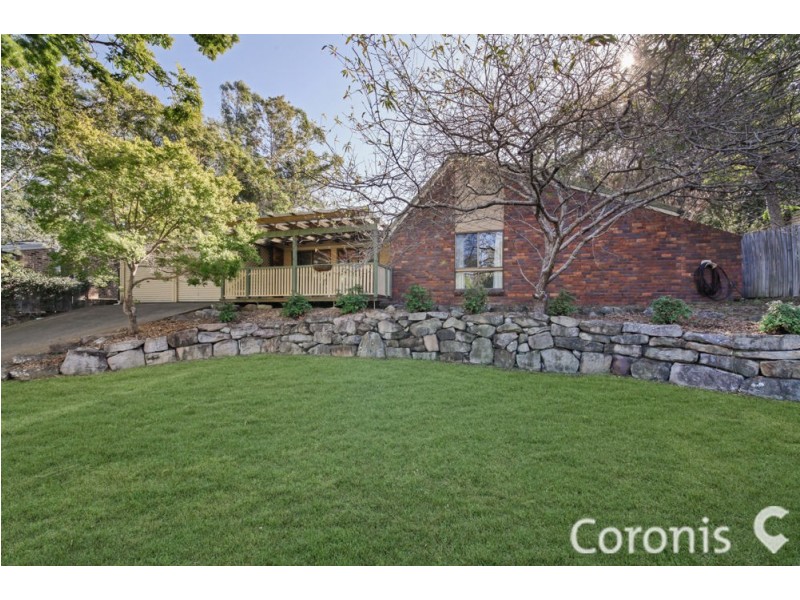 15 Wyndarra Streete, Kenmore QLD 4069