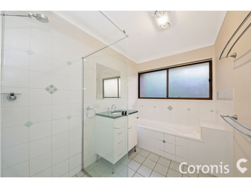 15 Wyndarra Streete, Kenmore QLD 4069