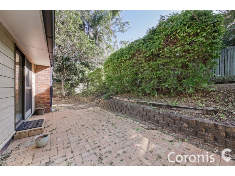 15 Wyndarra Streete, Kenmore QLD 4069