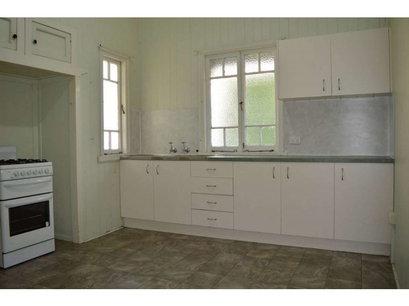 18 Overend Street, Norman Park QLD 4170