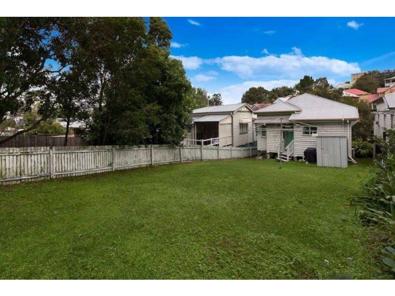 18 Overend Street, Norman Park QLD 4170