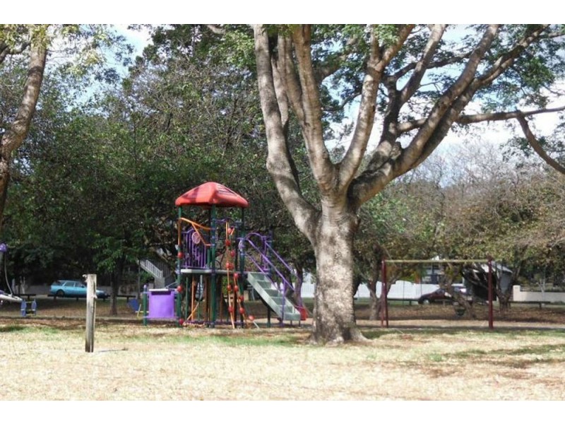 18 Overend Street, Norman Park QLD 4170