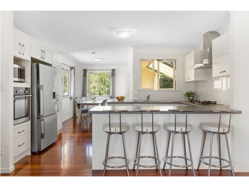 9 Bradnor Street, Carina QLD 4152