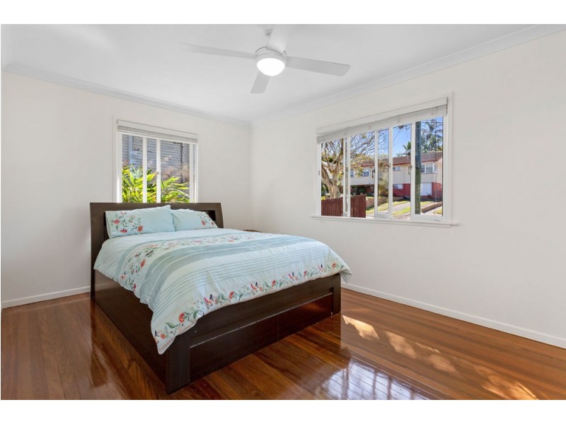 9 Bradnor Street, Carina QLD 4152