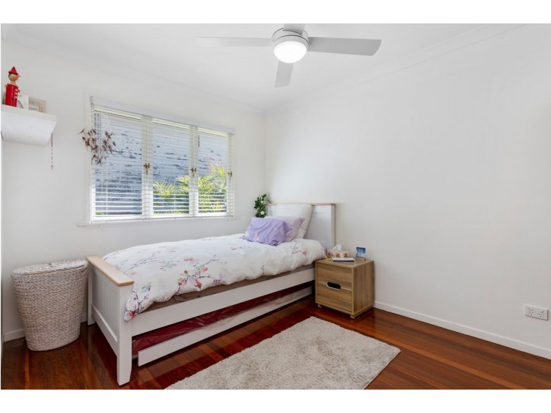 9 Bradnor Street, Carina QLD 4152