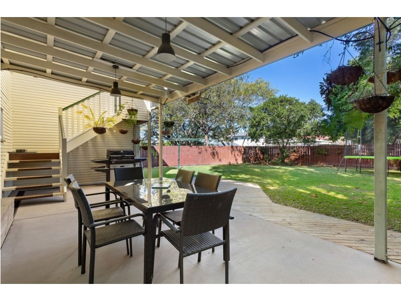 9 Bradnor Street, Carina QLD 4152