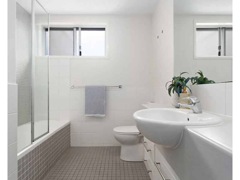 49/2 Campbell Street, Toowong QLD 4066