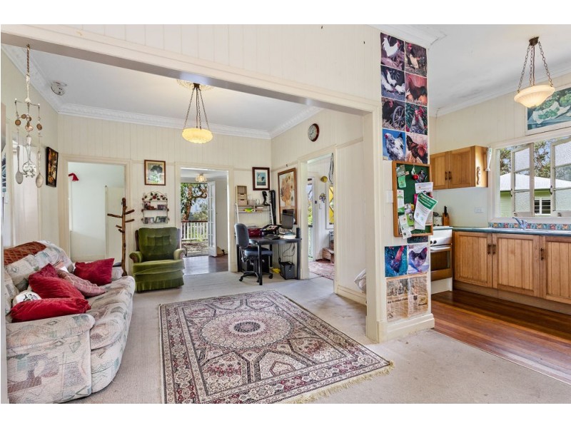 42 Grand Parade, Ashgrove QLD 4060