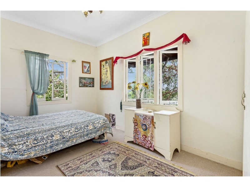 42 Grand Parade, Ashgrove QLD 4060