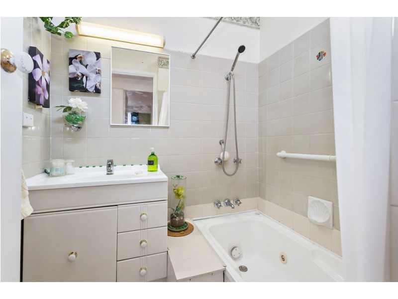 15 Bellata Street, The Gap QLD 4061