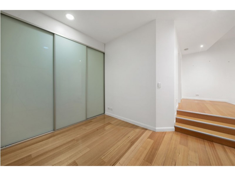 111/24 Macquarie Street, Teneriffe QLD 4005
