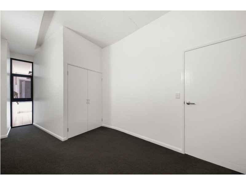 111/24 Macquarie Street, Teneriffe QLD 4005