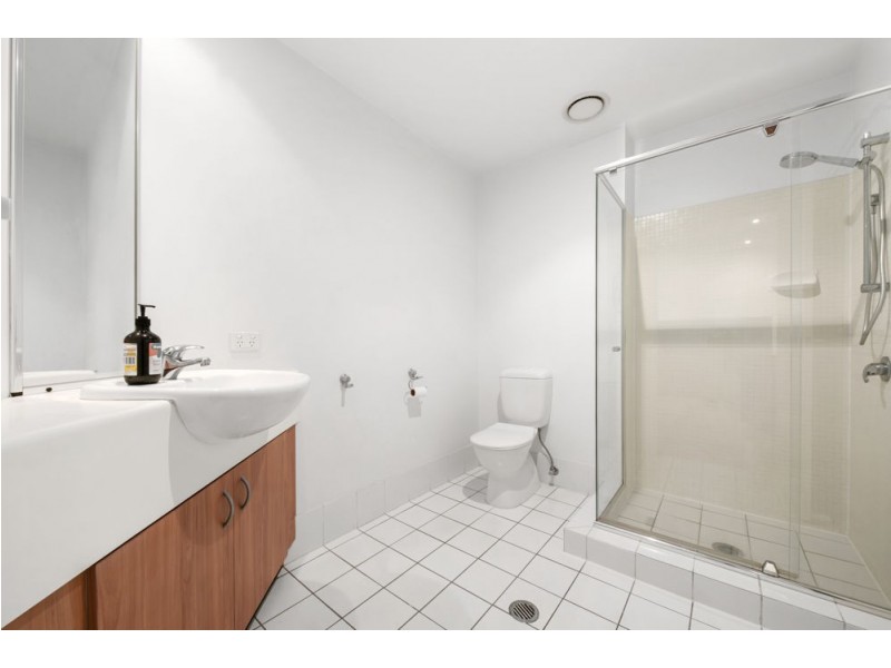 111/24 Macquarie Street, Teneriffe QLD 4005