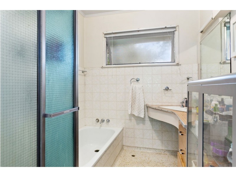 16 Aberleigh Road, Herston QLD 4006