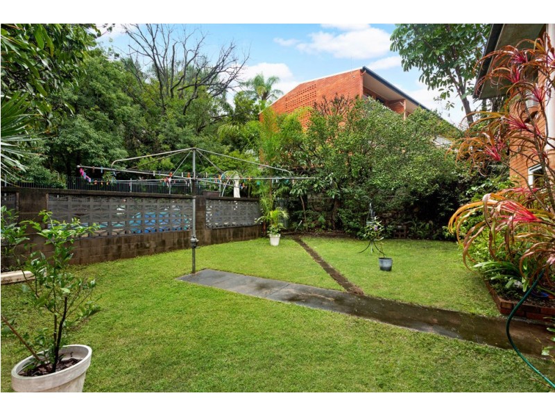 16 Aberleigh Road, Herston QLD 4006