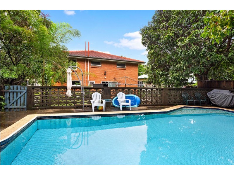 16 Aberleigh Road, Herston QLD 4006