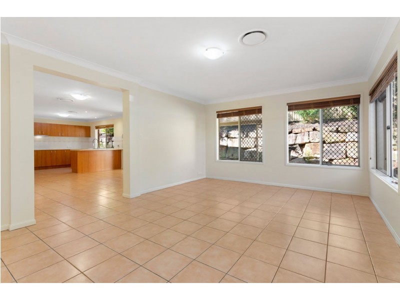 8 Nyngarie Place, Upper Kedron QLD 4055