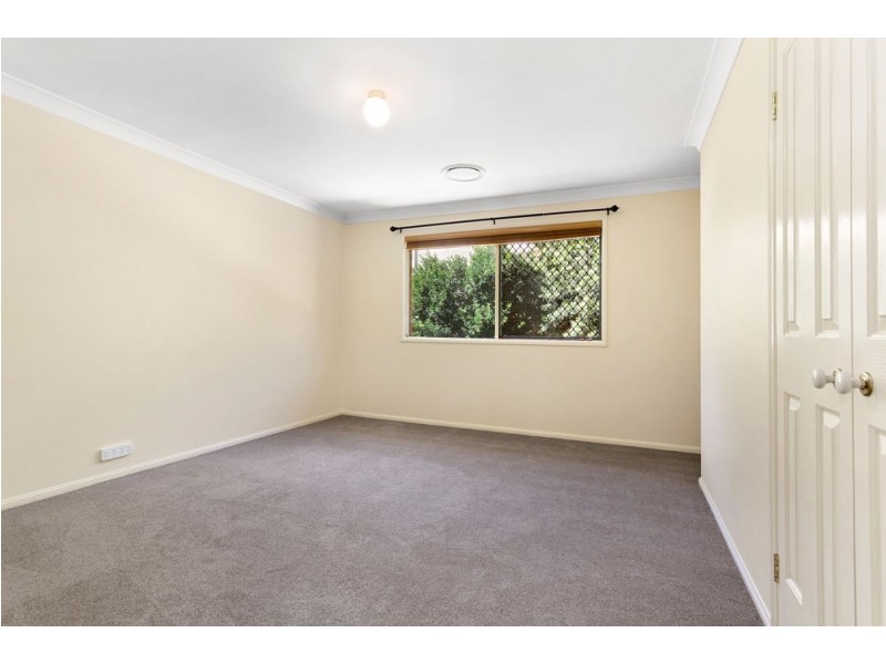 8 Nyngarie Place, Upper Kedron QLD 4055