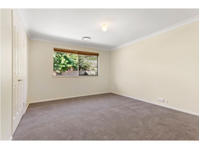 8 Nyngarie Place, Upper Kedron QLD 4055
