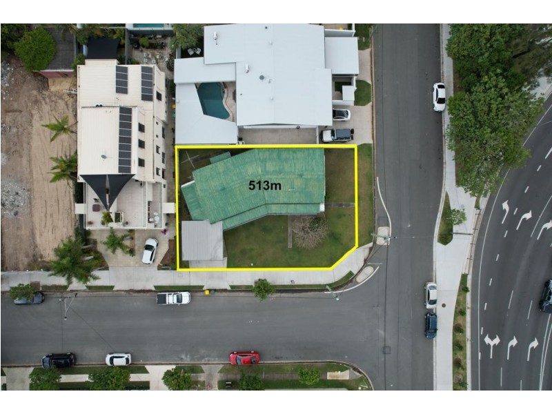 13 Rankin Parade, Main Beach QLD 4217