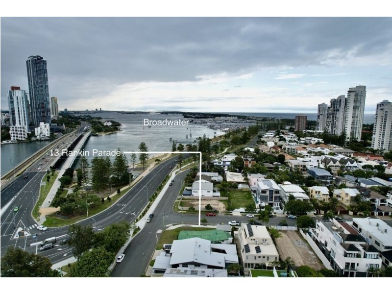 13 Rankin Parade, Main Beach QLD 4217