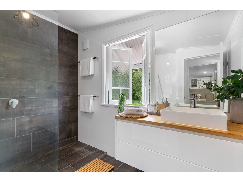 36 Warburton Street, Bardon QLD 4065