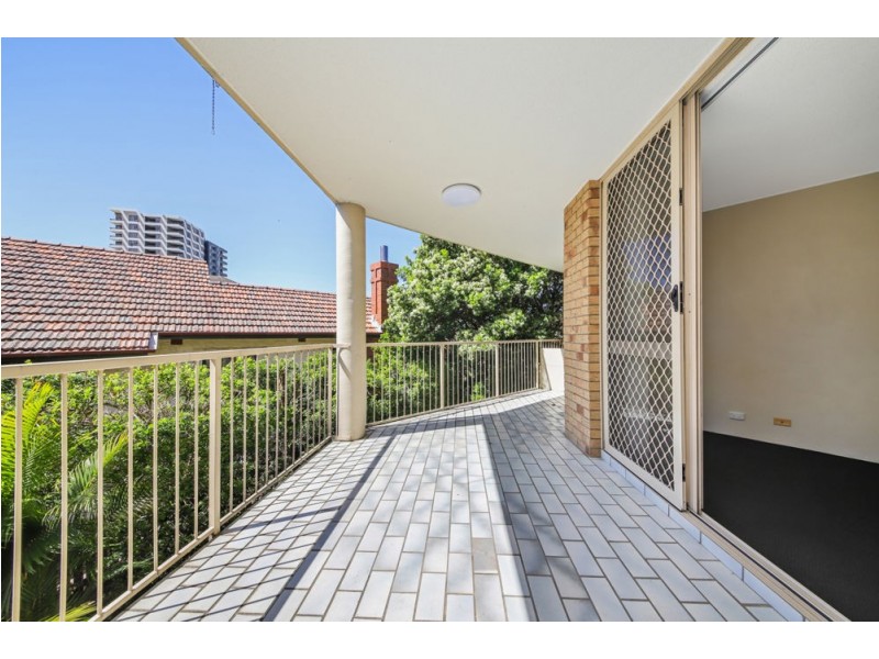 4/74 Kensington Terrace, Toowong QLD 4066