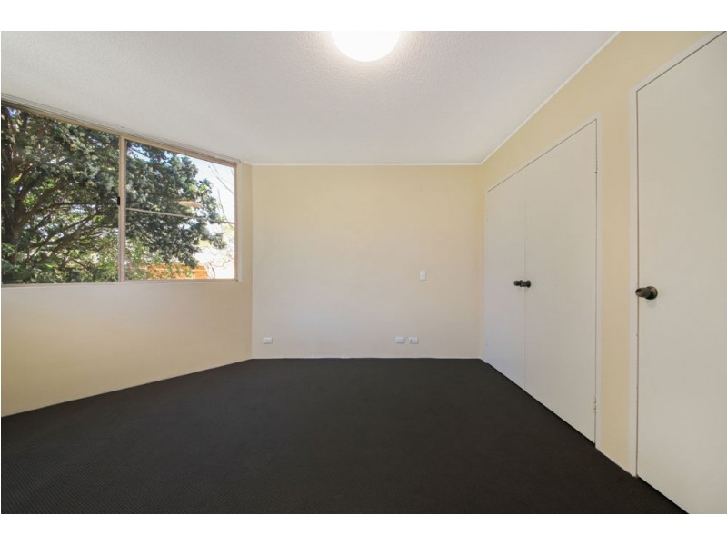 4/74 Kensington Terrace, Toowong QLD 4066