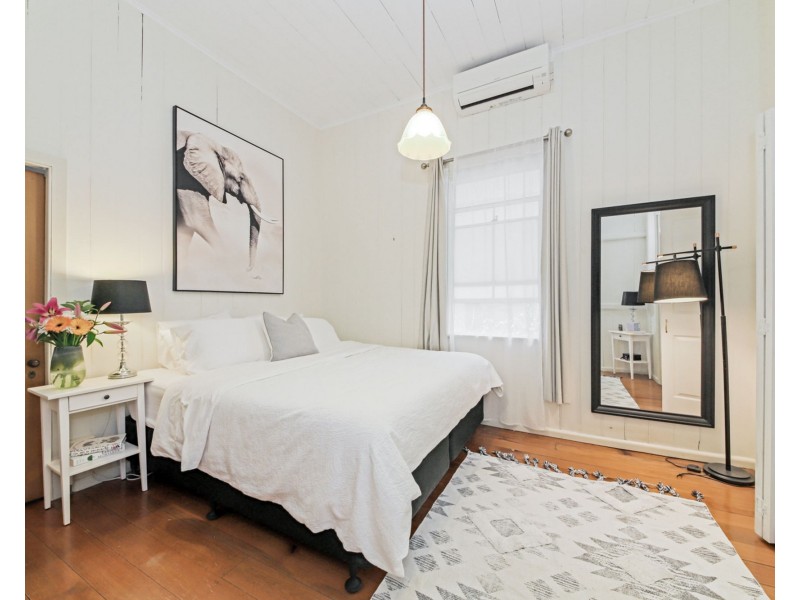 5 VALENTINE STREET, Toowong QLD 4066