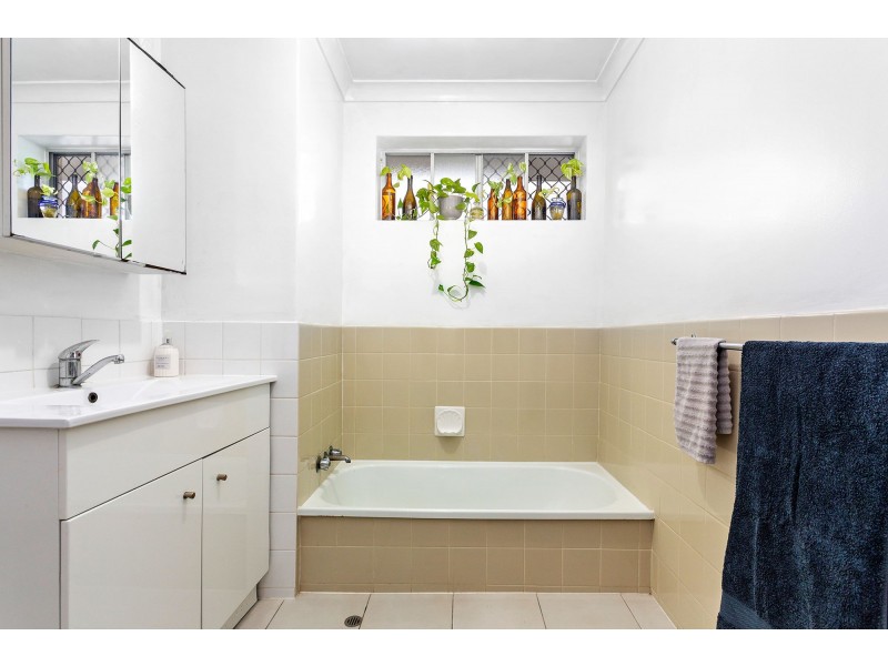 2/37 Grove Street, Toowong QLD 4066