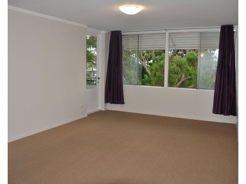 4/15 Sir Fred Schonnell Drive, St Lucia QLD 4067