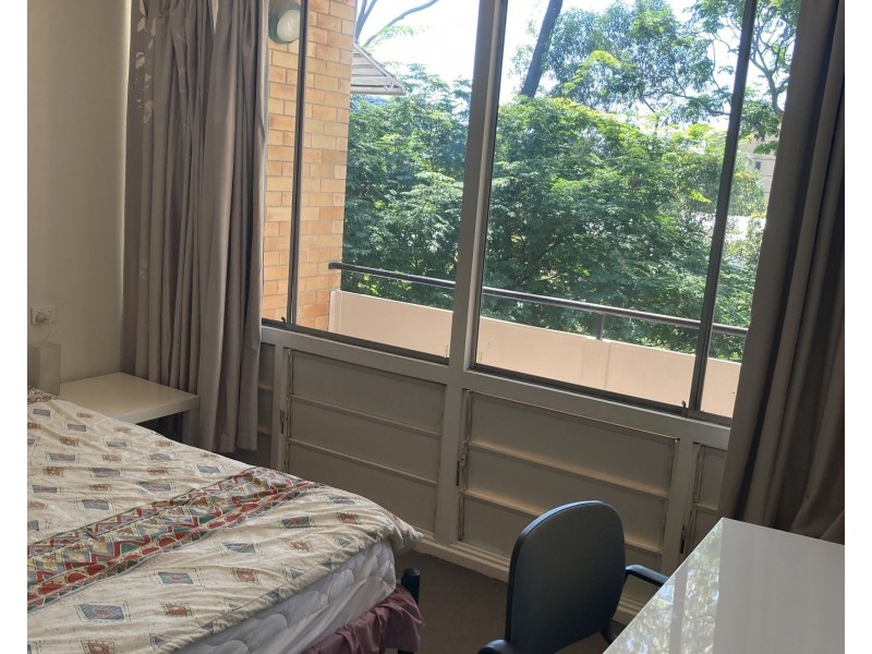 4/15 Sir Fred Schonnell Drive, St Lucia QLD 4067