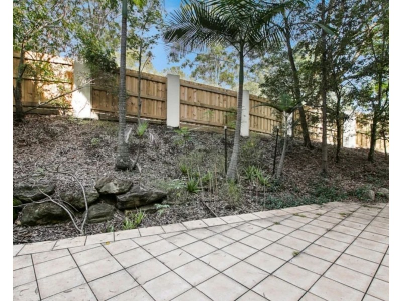 4/182 Carmody Road, St Lucia QLD 4067