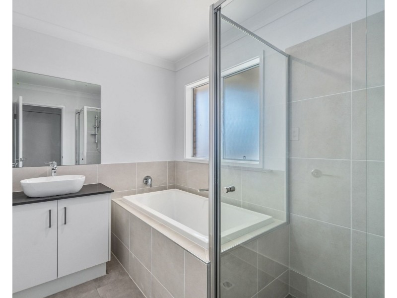 22 Flowers Drive, Coomera QLD 4209