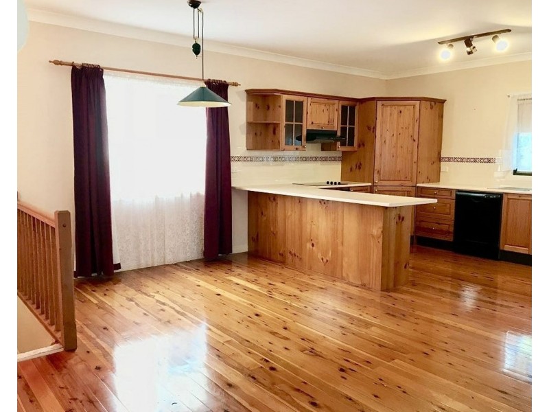 11 Howitt St, Taringa QLD 4068