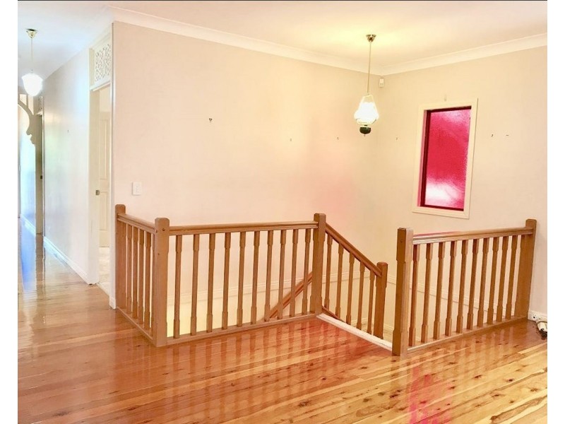 11 Howitt St, Taringa QLD 4068