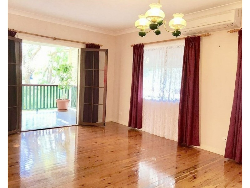 11 Howitt St, Taringa QLD 4068