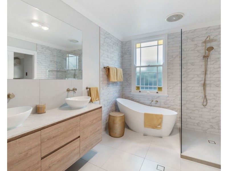 13 Bally St, Kelvin Grove QLD 4059