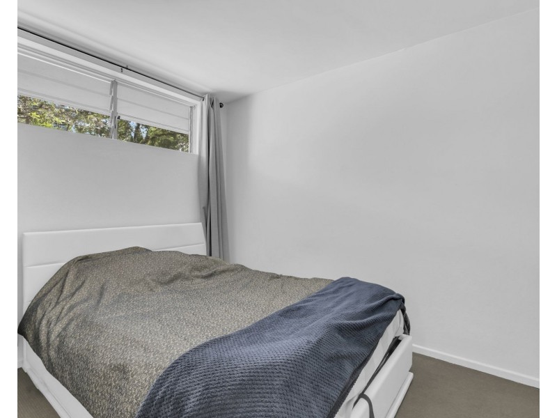 4/15 Sir Fred Schonell Drive, St Lucia QLD 4067