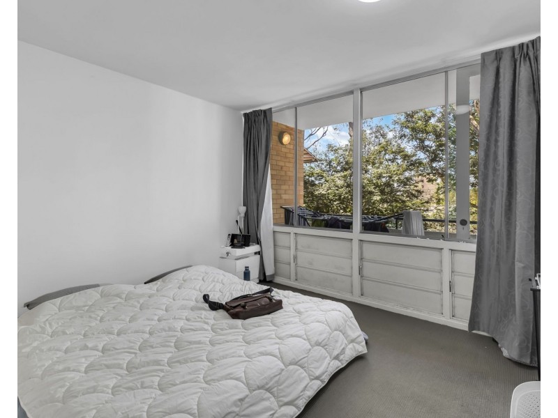 4/15 Sir Fred Schonell Drive, St Lucia QLD 4067