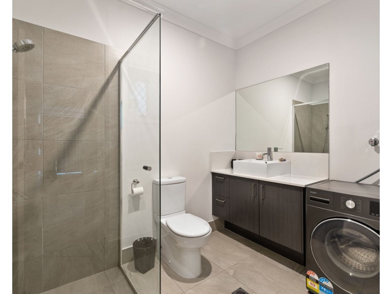 1B/116 Queen St, Everton Hills QLD 4053