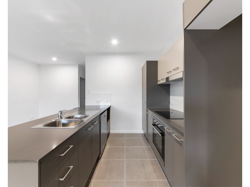 11B Beat Street, Ripley QLD 4306